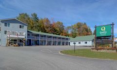 Econo Lodge Inn & Suites