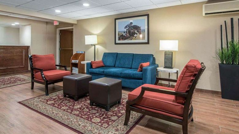 <b>Comfort Inn Saugerties NY Lobby</b>. Images powered by <a href="https://iceportal.shijigroup.com/" title="IcePortal" target="_blank">IcePortal</a>.