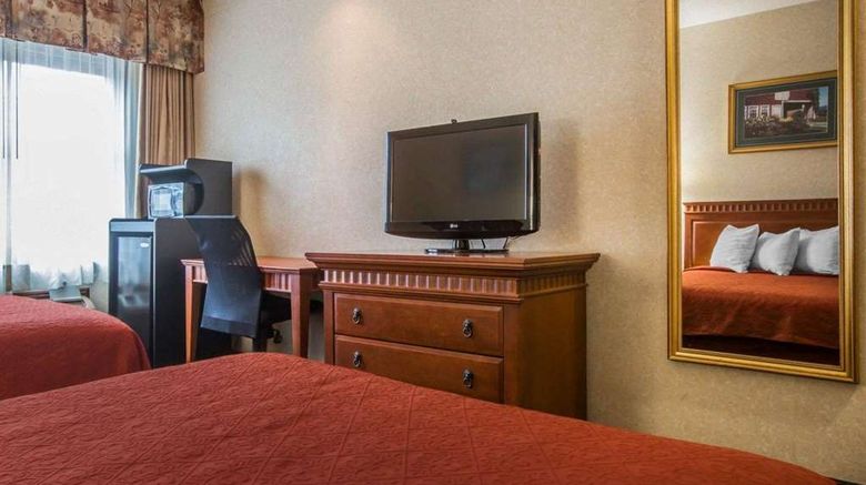 <b>Econo Lodge Glens Falls/Lake George Room</b>. Images powered by <a href="https://iceportal.shijigroup.com/" title="IcePortal" target="_blank">IcePortal</a>.