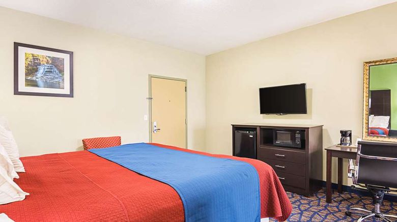 <b>Rodeway Inn & Suites Room</b>. Images powered by <a href="https://iceportal.shijigroup.com/" title="IcePortal" target="_blank">IcePortal</a>.