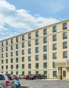 Comfort Inn The Pointe Hotel