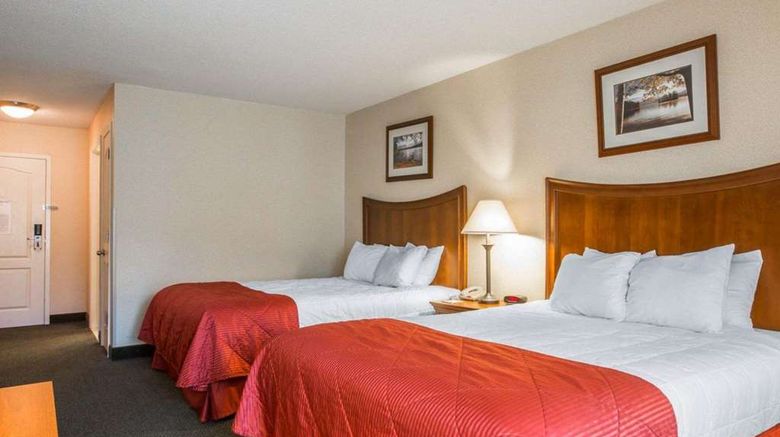 <b>Clarion Inn & Suites at the Outlets Room</b>. Images powered by <a href="https://iceportal.shijigroup.com/" title="IcePortal" target="_blank">IcePortal</a>.