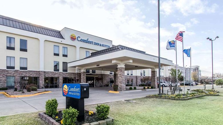 <b>Comfort Inn & Suites Exterior</b>. Images powered by <a href="https://iceportal.shijigroup.com/" title="IcePortal" target="_blank">IcePortal</a>.