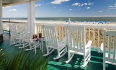 Elizabeth Pointe Lodge