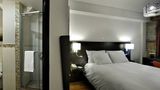 Le Petit Hotel Montreal Room