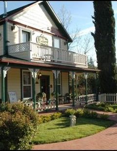 The All Seasons Groveland Inn