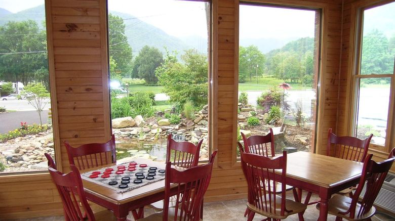 maggie valley hotels with indoor pool