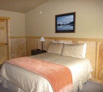 McKinley Creekside Cabins Room