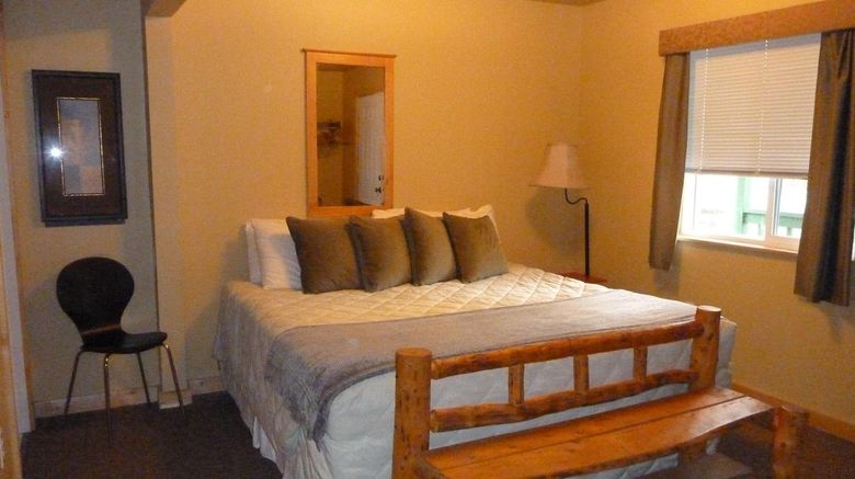 <b>McKinley Creekside Cabins Suite</b>. Images powered by <a href="https://www.leonardoworldwide.com/" title="Leonardo Worldwide" target="_blank">Leonardo</a>.
