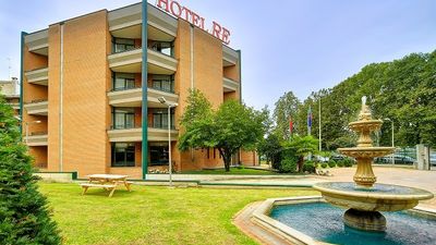 Hotel RE