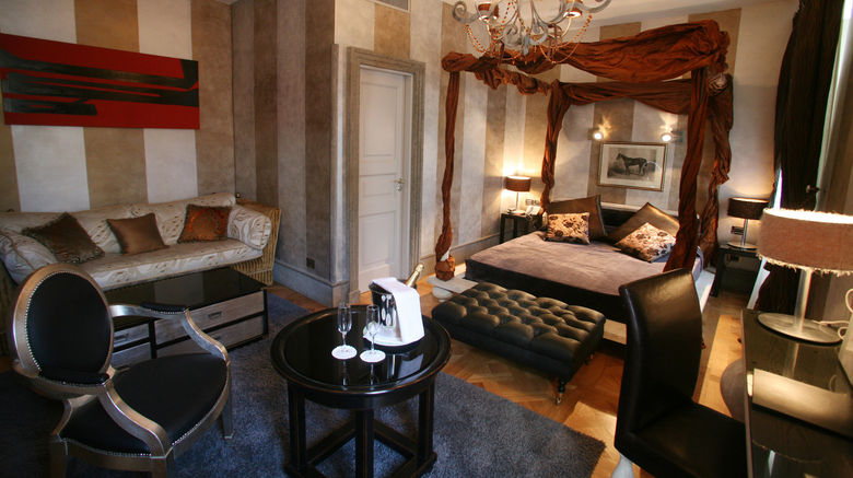 <b>The Inn at the Roman Forum Suite</b>. Images powered by <a href="https://www.leonardoworldwide.com/" title="Leonardo Worldwide" target="_blank">Leonardo</a>.