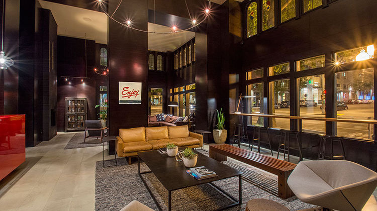 Hotel Max Lobby