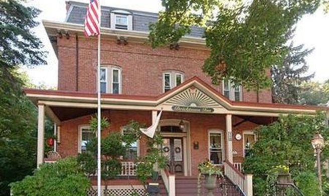 Bricktown Inn Exterior