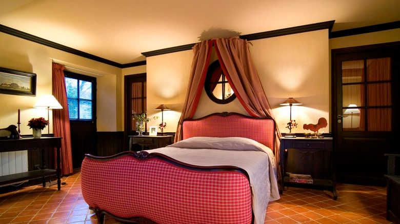 <b>Chateau de Courban Room</b>. Images powered by <a href="https://www.leonardoworldwide.com/" title="Leonardo Worldwide" target="_blank">Leonardo</a>.