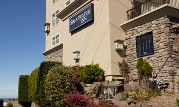 Shearwater Inn