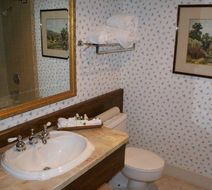 Winnemucca Inn Room