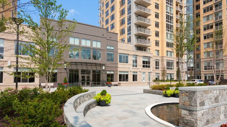 <b>Harrison at Reston Town Center Exterior</b>. Images powered by <a href="https://www.leonardoworldwide.com/" title="Leonardo Worldwide" target="_blank">Leonardo</a>.
