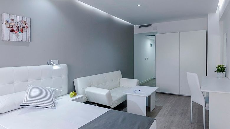 <b>Bluensense Madrid Serrano Room</b>. Images powered by <a href="https://leonardo.com/" title="Leonardo Worldwide" target="_blank">Leonardo</a>.