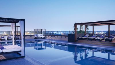 Pullman Dubai Creek City Centre Hotel