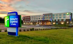 Holiday Inn Express & Suites Charlotte N