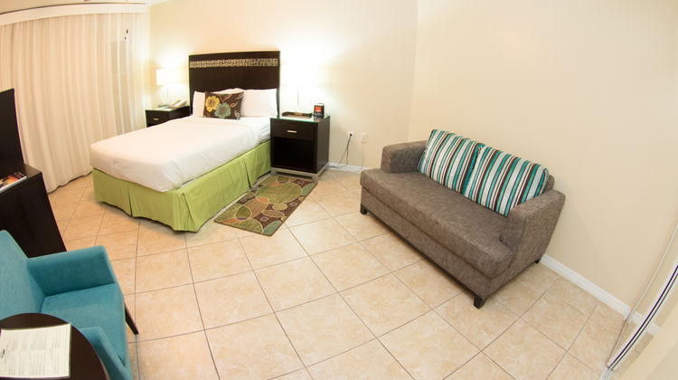 Holiday Inn Resort Grand Cayman Room