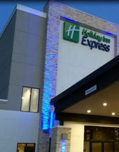 Holiday inn Express & Suites White Hall