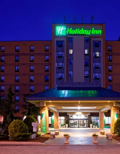 Holiday Inn and Suites Windsor