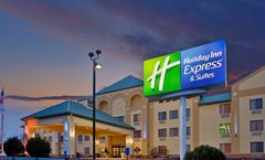 Holiday Inn Express & Suites St. Louis W
