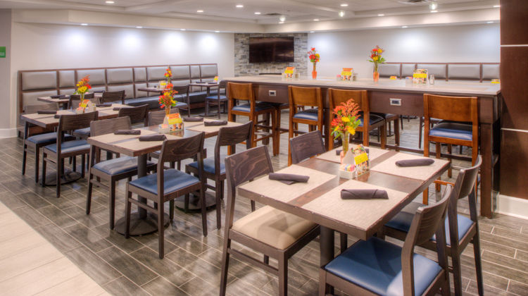 Holiday Inn Belcamp Aberdeen Restaurant