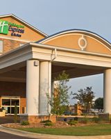 Holiday Inn Express & Suites Clarksville