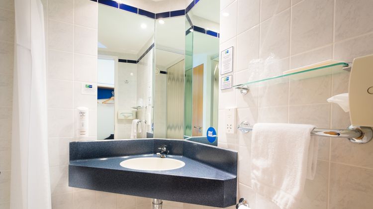 Holiday Inn Express Aberdeen City Centre Room