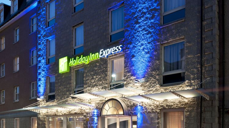 Holiday Inn Express Aberdeen City Centre Exterior