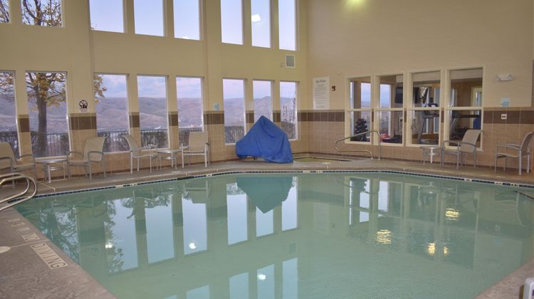 Holiday Inn Express Pool