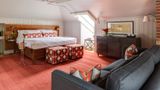 Oakhurst Inn Suite