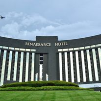 Renaissance St Louis Hotel Airport