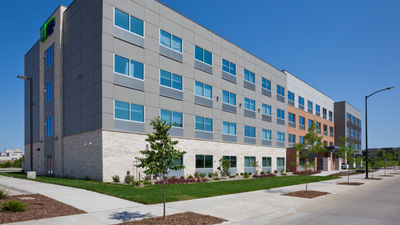 Holiday Inn Express & Suites Downtown