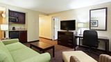 Holiday Inn Express & Suites Airport Suite