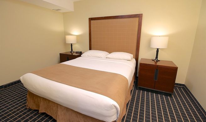 Medicine Hat Suites Room