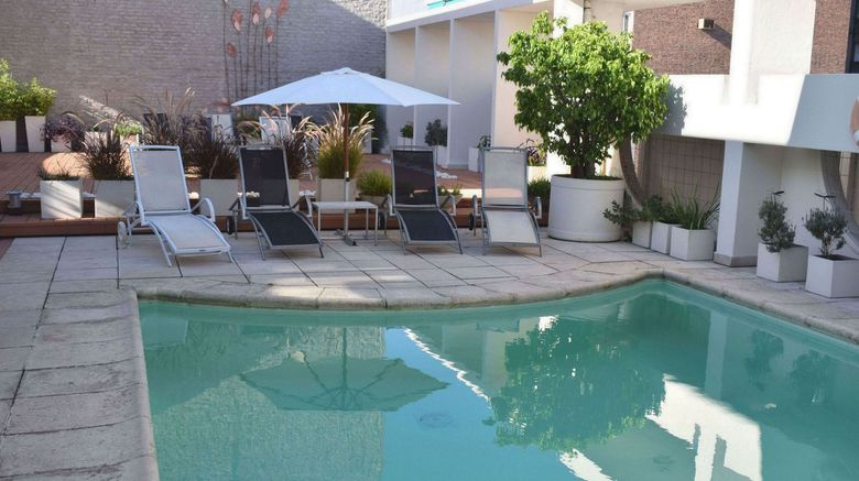 <b>Solans Presidente Pool</b>. Images powered by <a href="https://leonardo.com/" title="Leonardo Worldwide" target="_blank">Leonardo</a>.