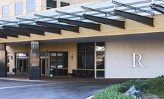 Renaissance Chicago O'Hare Suites Hotel