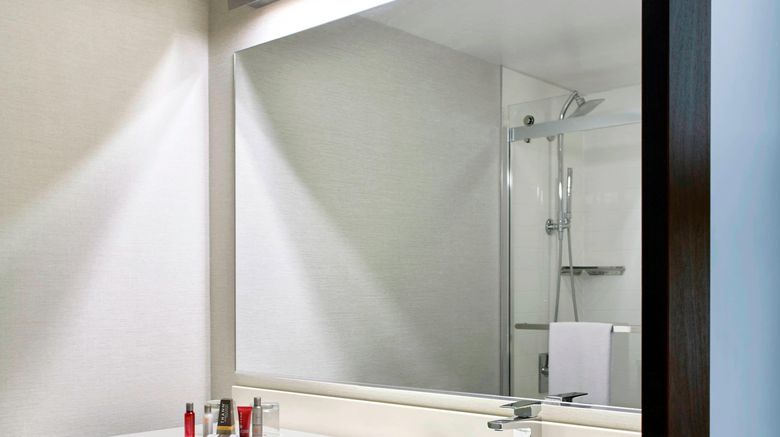 <b>Marriott Cincinnati Airport Room</b>. Images powered by <a href="https://leonardo.com/" title="Leonardo Worldwide" target="_blank">Leonardo</a>.