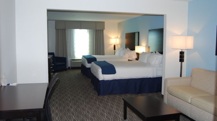 Holiday Inn Express & Stes Springville Room