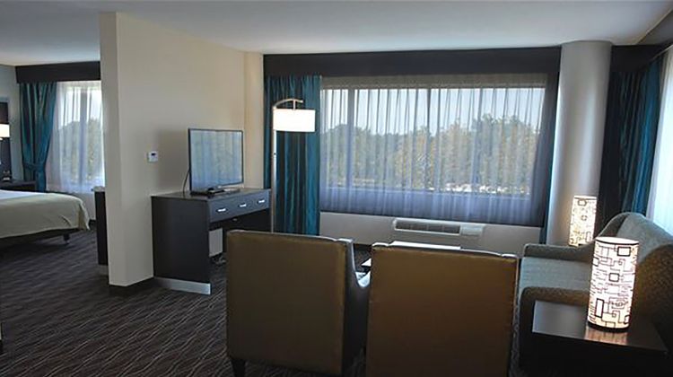 Holiday Inn Express Downtown Suite