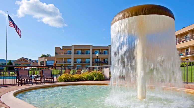 <b>Holiday Inn Resort Lake George Pool</b>. Images powered by <a href="https://leonardo.com/" title="Leonardo Worldwide" target="_blank">Leonardo</a>.