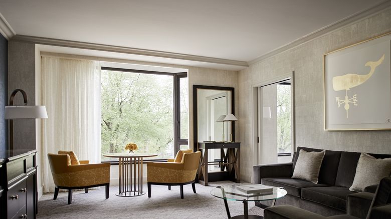 <b>Four Seasons Hotel Boston Suite</b>. Images powered by <a href="https://leonardo.com/" title="Leonardo Worldwide" target="_blank">Leonardo</a>.