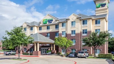 Holiday Inn Express & Suites Dallas