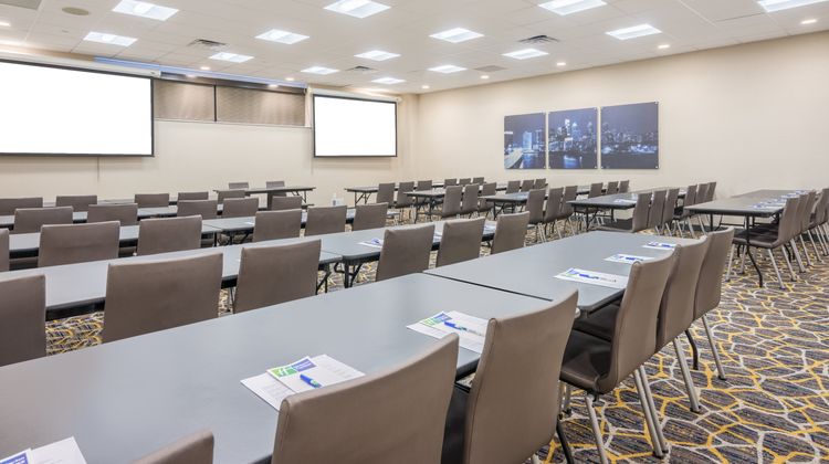 Holiday Inn Express Midtown Meeting