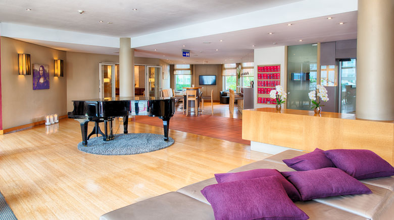 <b>Leonardo Hotel Hamburg Airport Lobby</b>. Images powered by <a href="https://leonardo.com/" title="Leonardo Worldwide" target="_blank">Leonardo</a>.