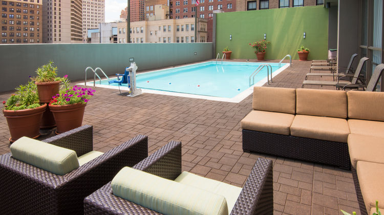 Holiday Inn Express Midtown Pool