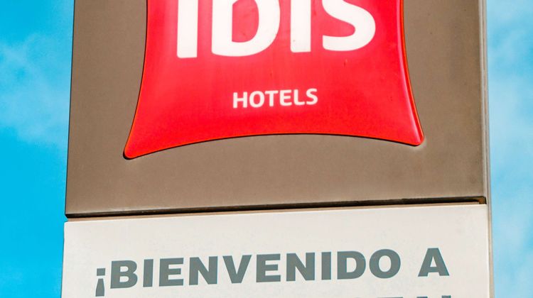 Ibis Hotel Mendoza Exterior